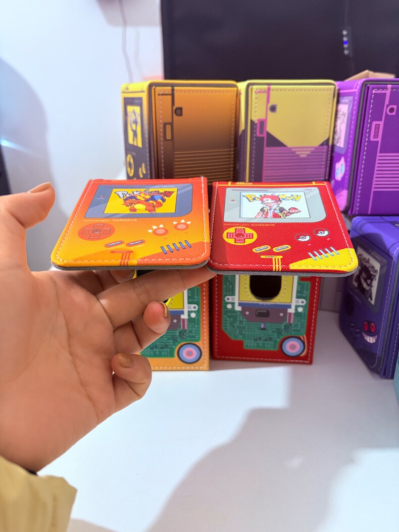 صندوق تخزين بطاقات بوكيمون بتص - مراجعة Gaming Console Cabinet وسعره