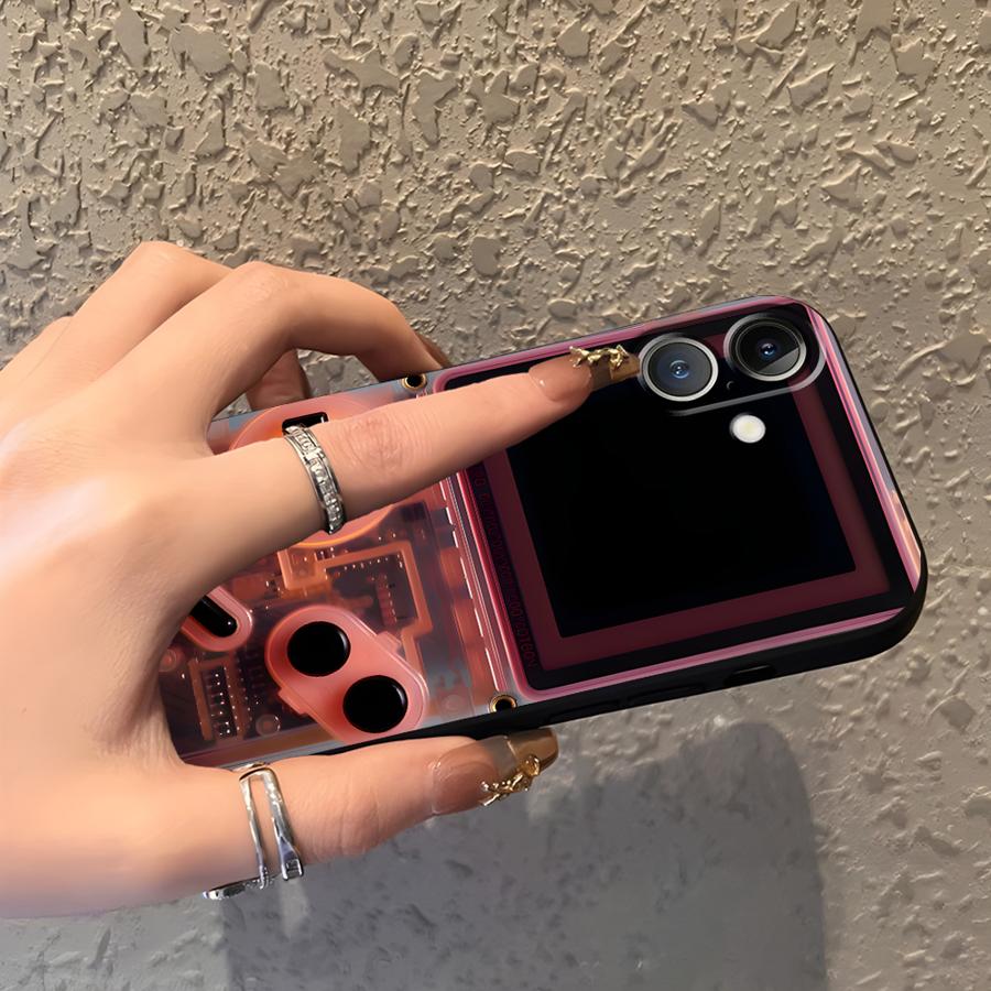 غطاء هاتف أحمر بتصميم وحدة تحك - مراجعة Gaming Console Apple وسعره